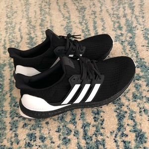 Size 9 Adidas Ultra Boost 4.0